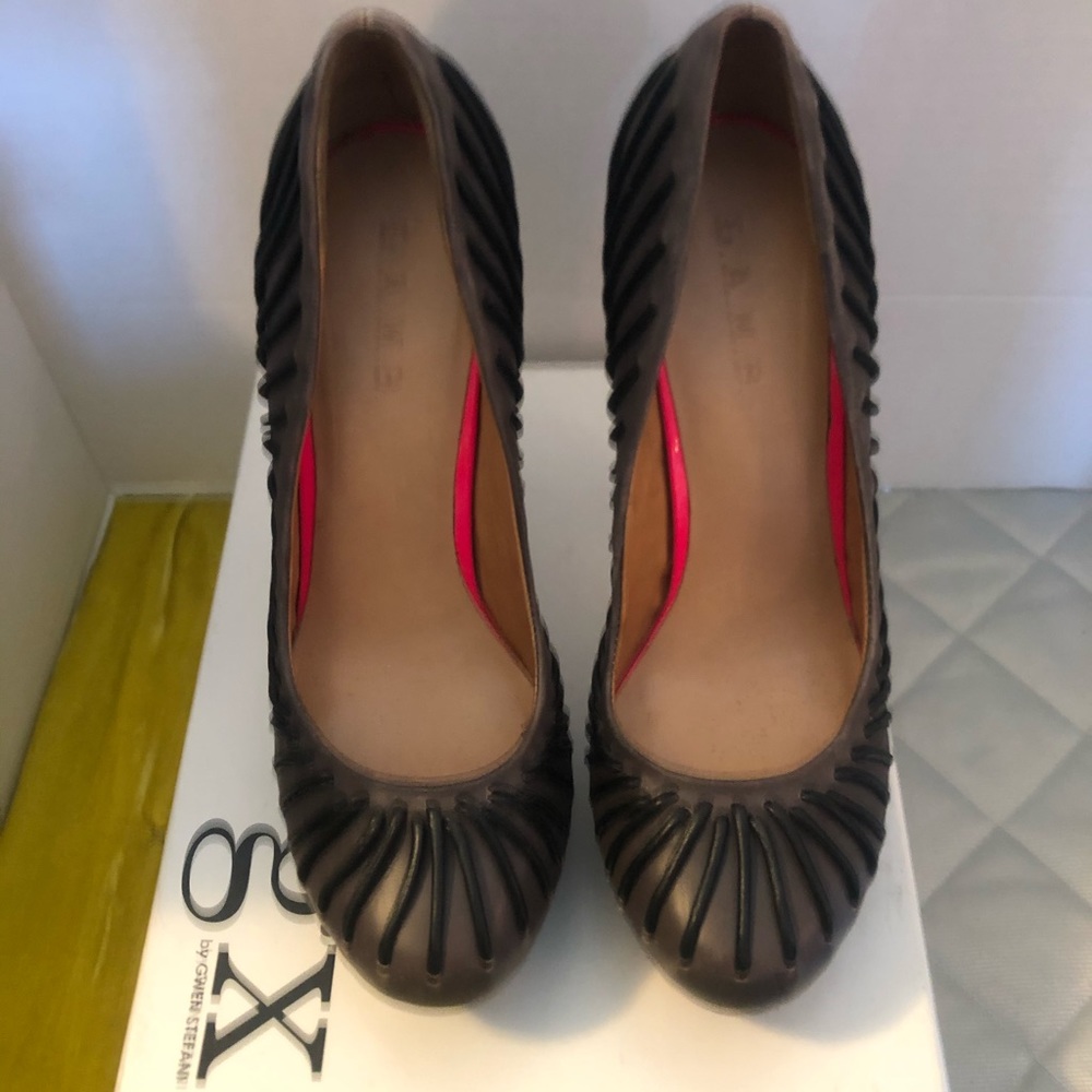 LAMB Holiday platform Heels in Grey w/Black stitch